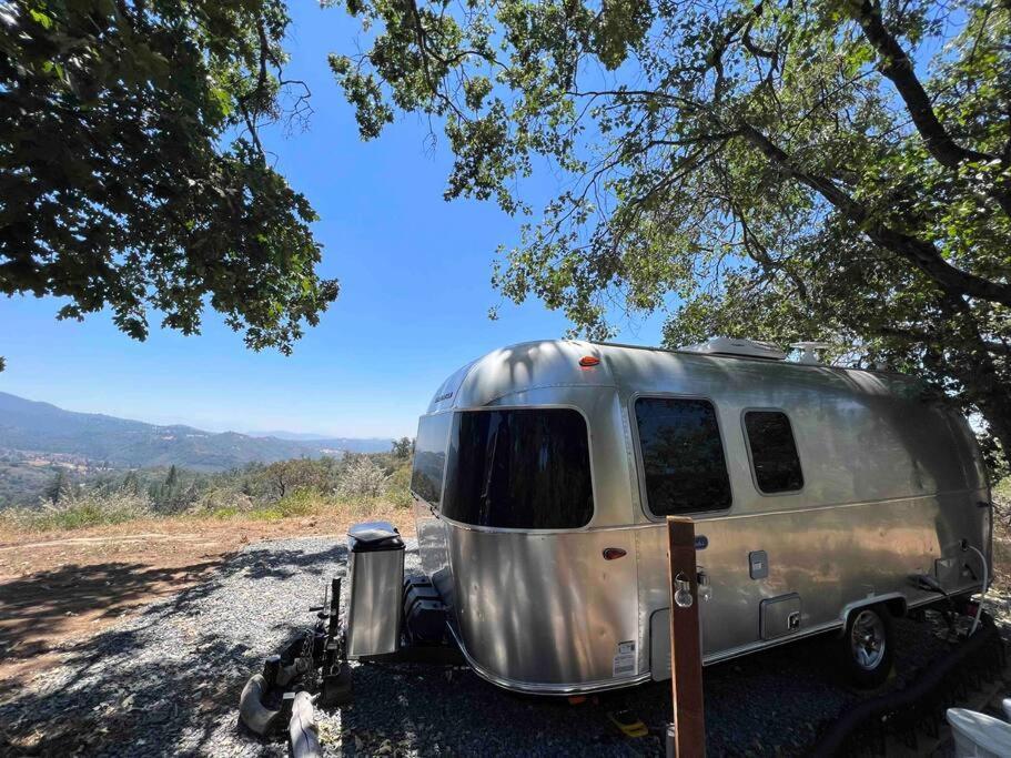 Modern Airstream With Amazing View - 10 To 15 Minutes From Kings Canyon National Park Dunlap Exterior foto